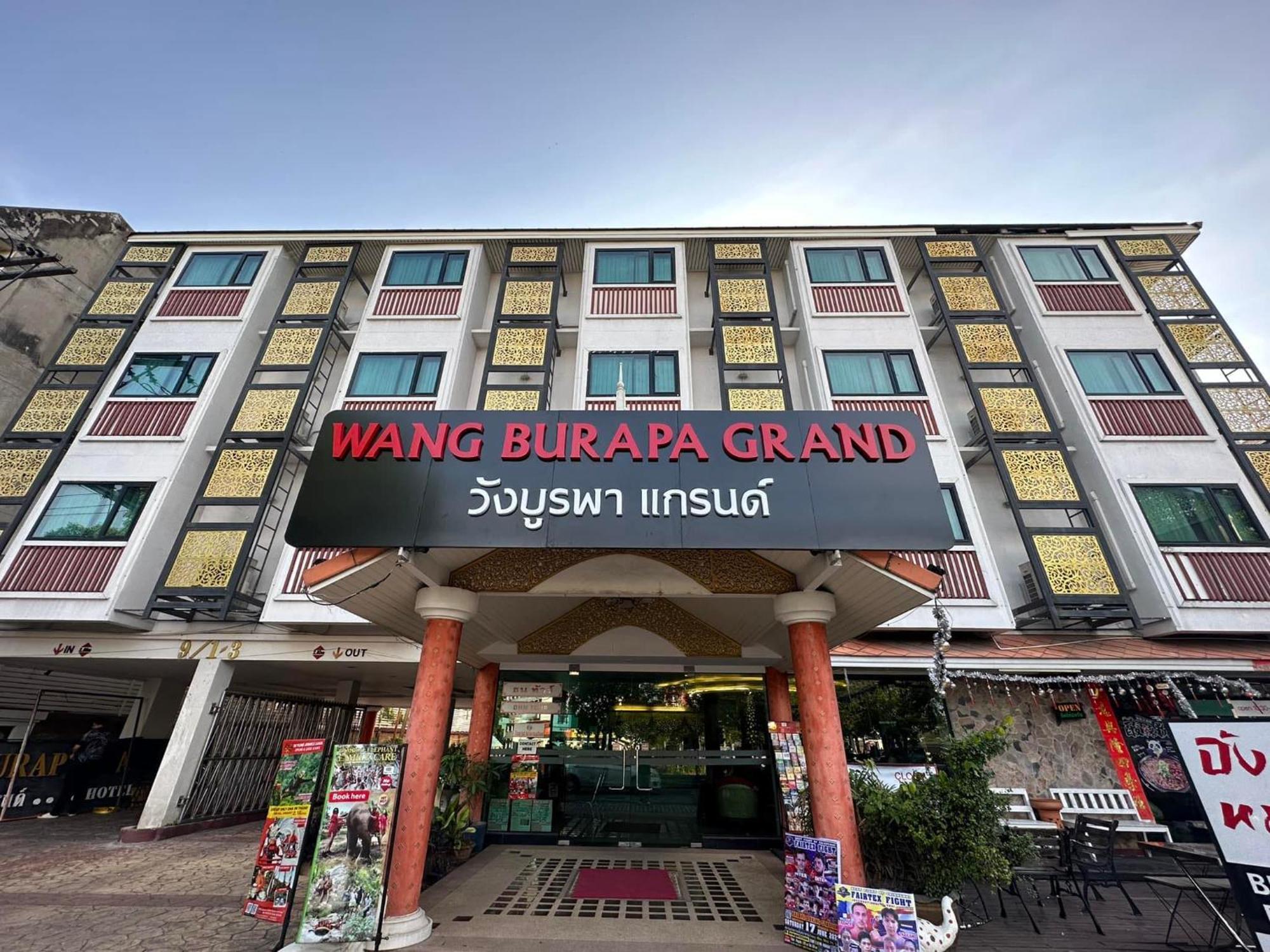 Staying Near Promenada Resort Mall: 4 Airport Hotels Compared