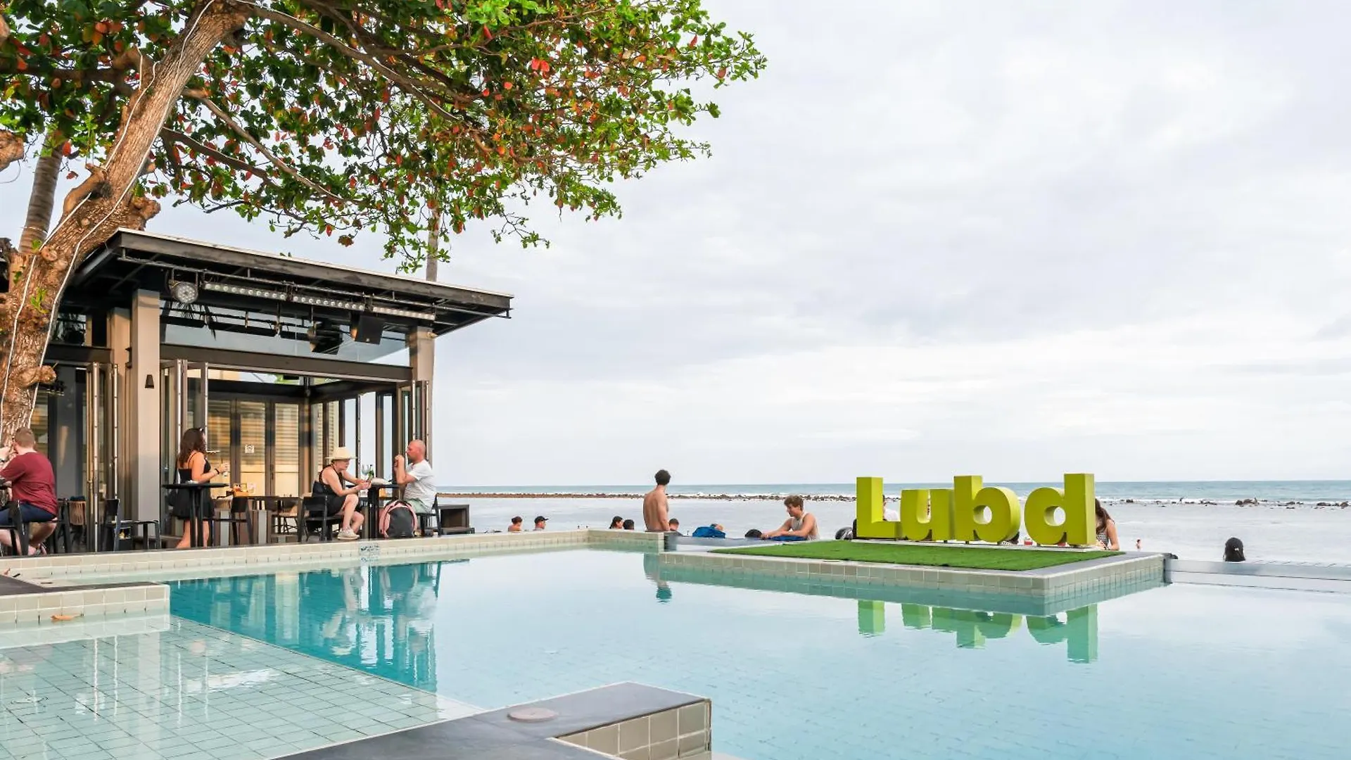 6 Beach Hotels in Chaweng City Center Worth Booking in Koh Samui
