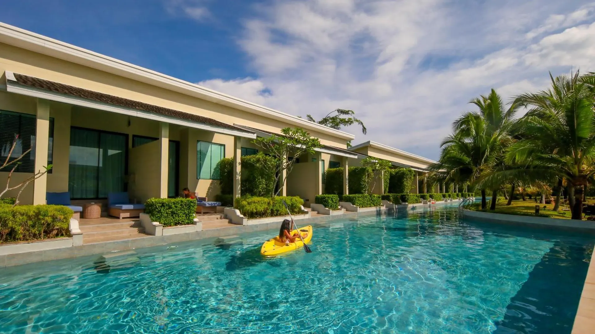 Where to Stay Near Rang Hill: 5 Family-Friendly Phuket Hotels