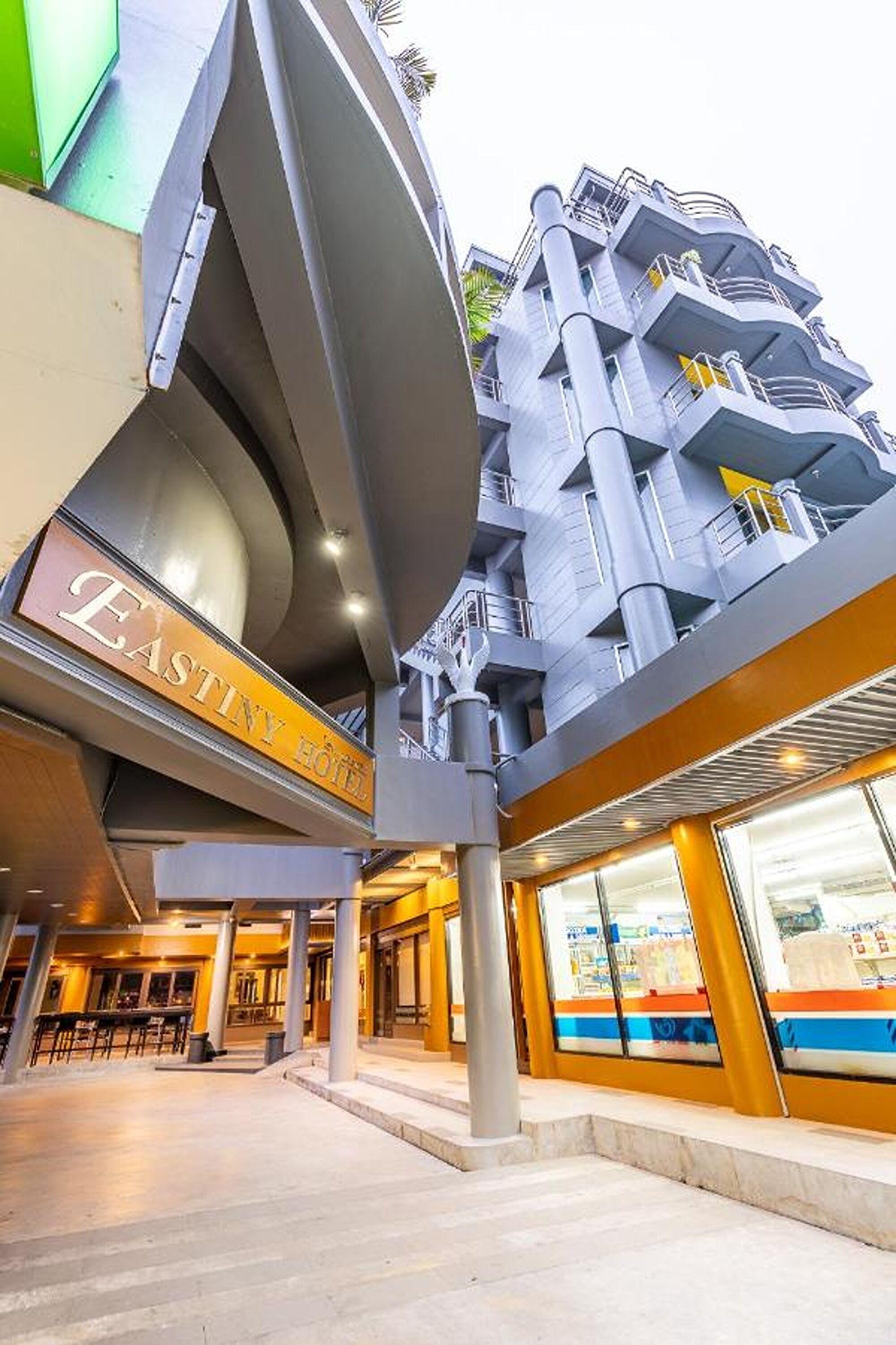 15 Exceptional Design Hotels Near Pattaya Hill Worth Booking